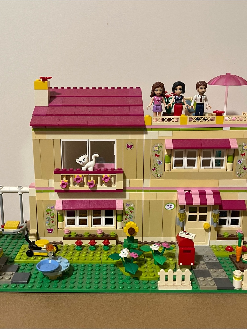 LEGO Friends Olivia's House 3315 Near Complete w/ All Minifigures - 98% Complete